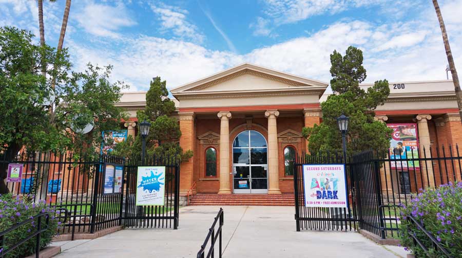 Vista de la entrada al Museo de los Niños de Tucson