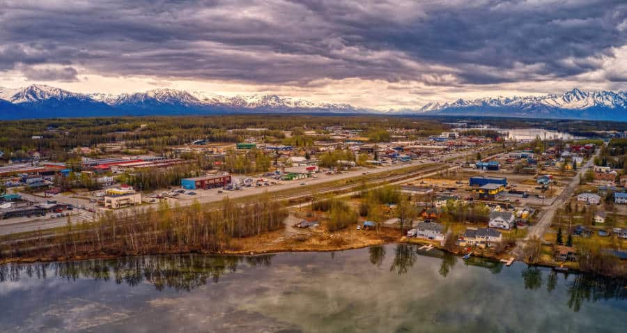 Vista aérea en Wasilla, Alaska antes de la noche