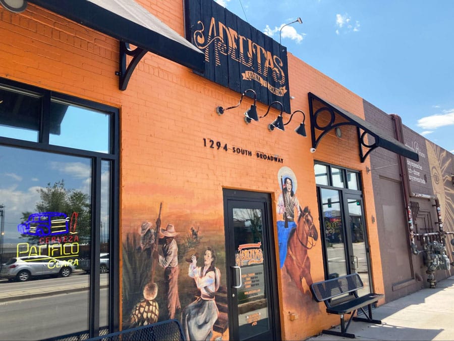 Vista de la entrada a Adelitas Cocina Y Cantina