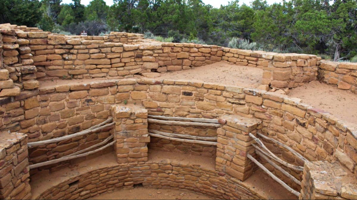 Vista de las viviendas construidas por los Pueblo Ancestral