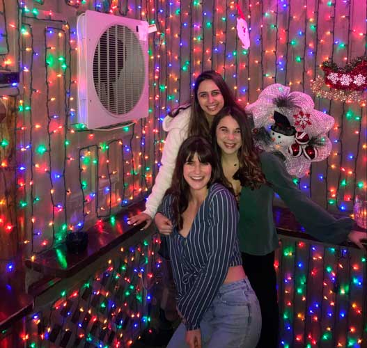 La autora con sus amigas disfrutando en Giligin's