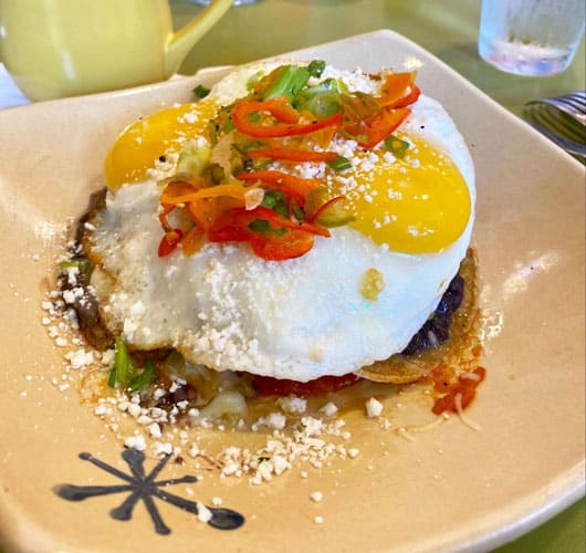 Un desayuno en Snooze AM Eatery