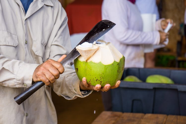 ¿Estás planeando un viaje a Kauai, Hawái?  Estos son los 10 mejores lugares para comer en Kauai, ¡no te los pierdas!